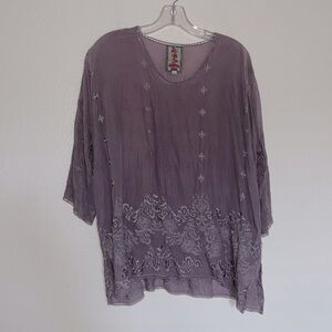 Johnny Was light purple tunic ! Size Small but runs generous. It’s Beautiful